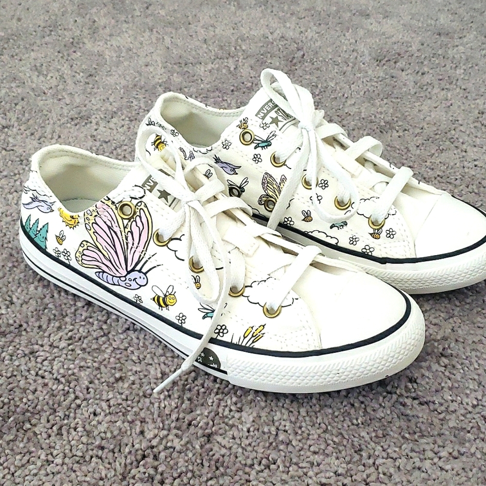CONVERSE Youth size 3 Spring Butterfly Sneakers in White